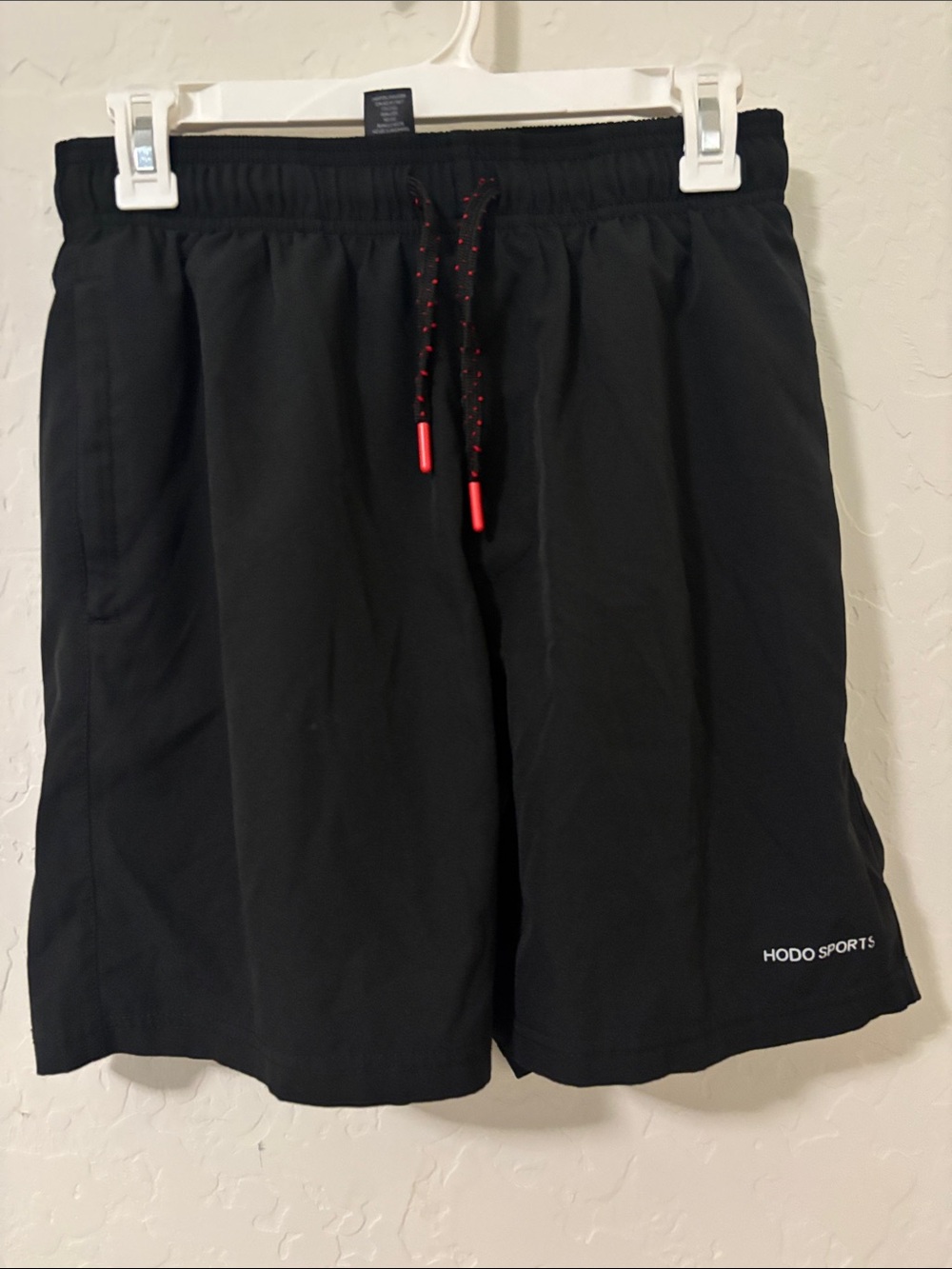 Hodo Sports Black Athletic Shorts with Red Accent